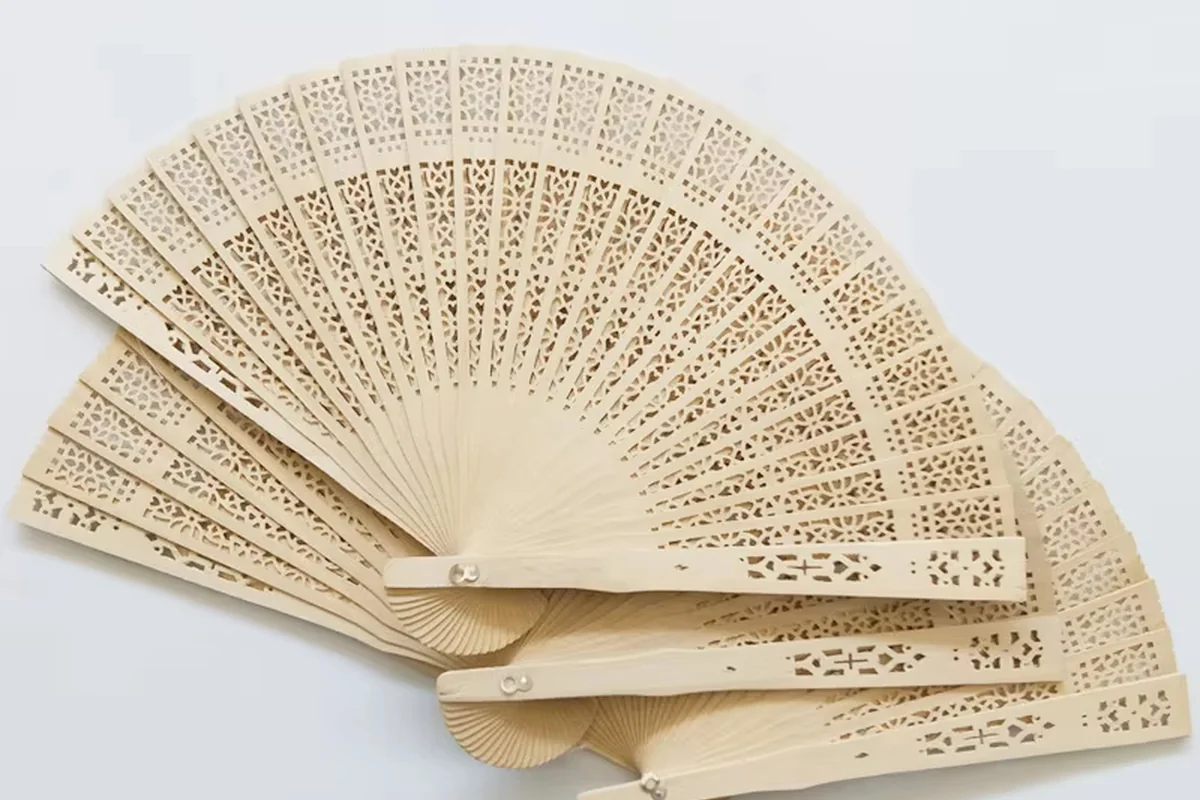 Bamboo vs Wood Frames for Folding Hand Fans